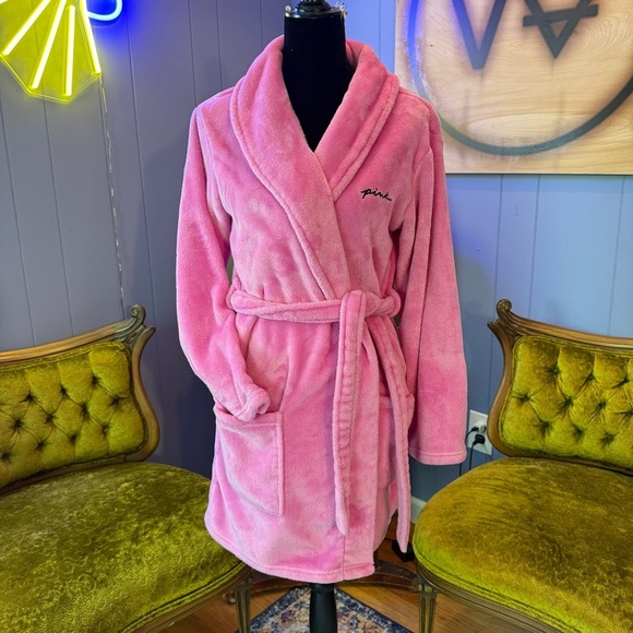 Victoria’s Secret Pink Smiley Face Plush Pink Robe Size XS/S - Picture 2 of 10